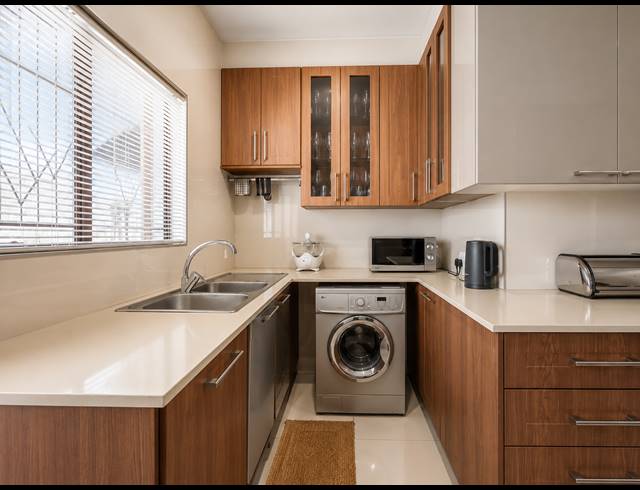 4 BEDROOM TOWNHOUSE FOR SALE IN THREE RIVERS